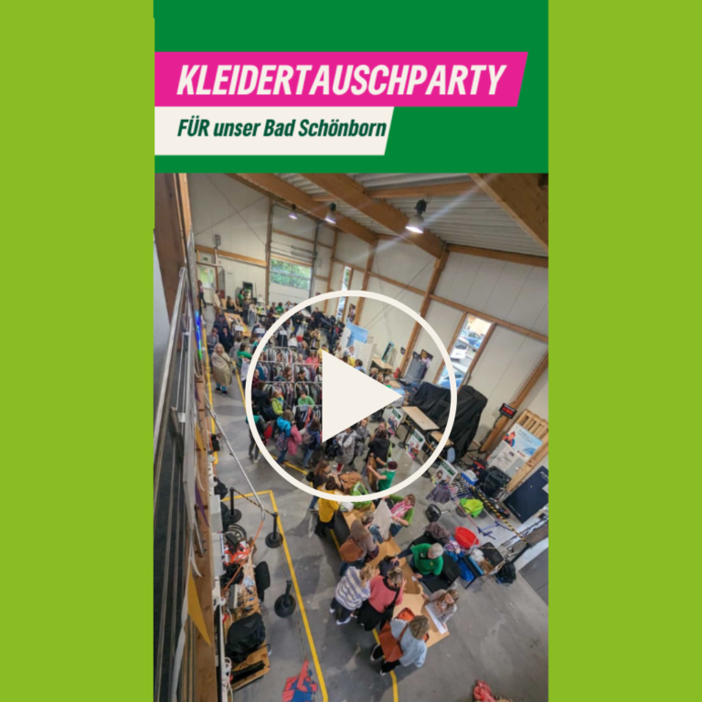 Über 150 Menschen bei der ersten KleiderTauschParty